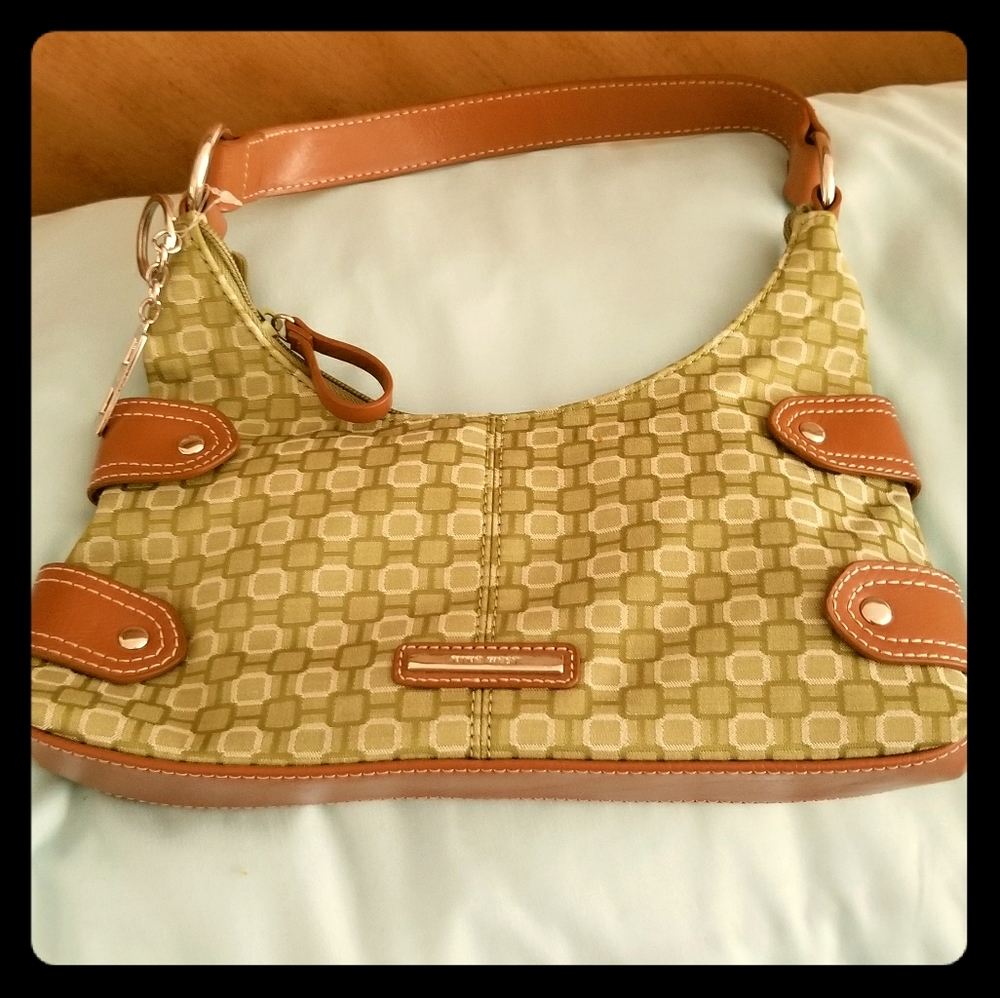 NWOT Nine West purse/pocket book